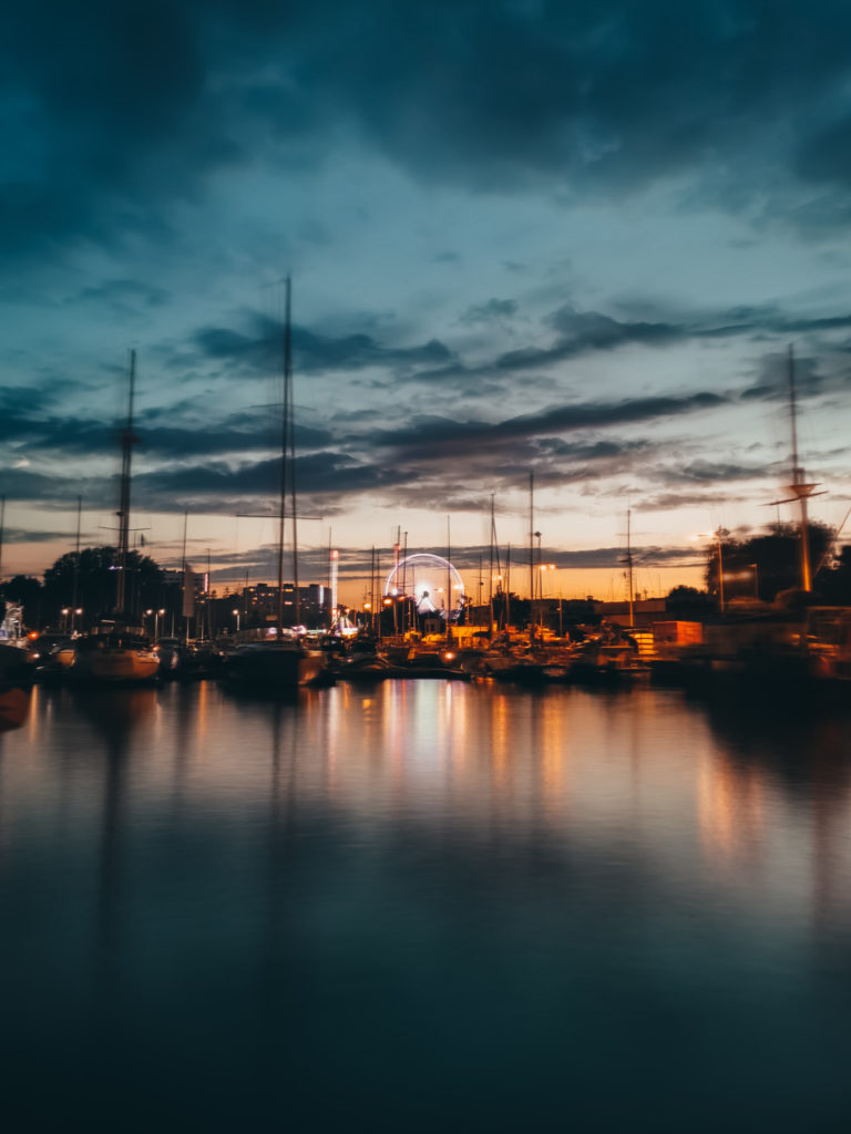 Port w Gdyni nocą