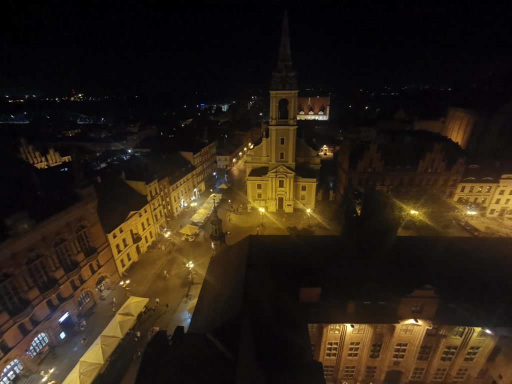 Widok z wieży ratusza staromiejskiego w Toruniu