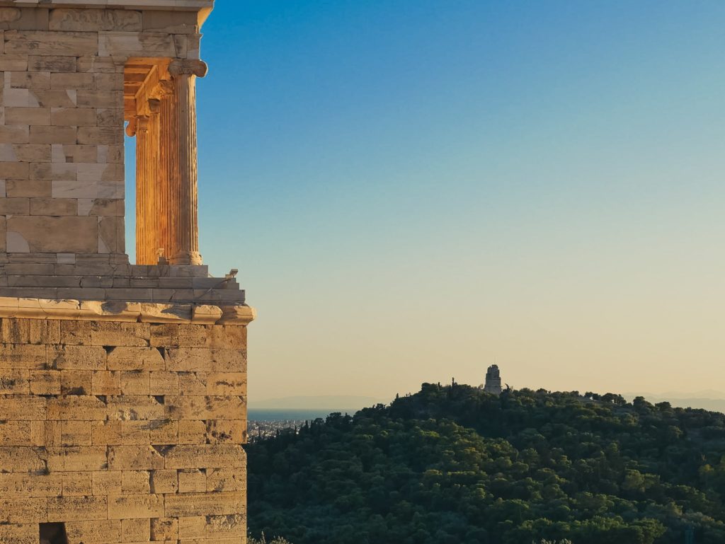 Widok na wzgórza Aten z Akropolu