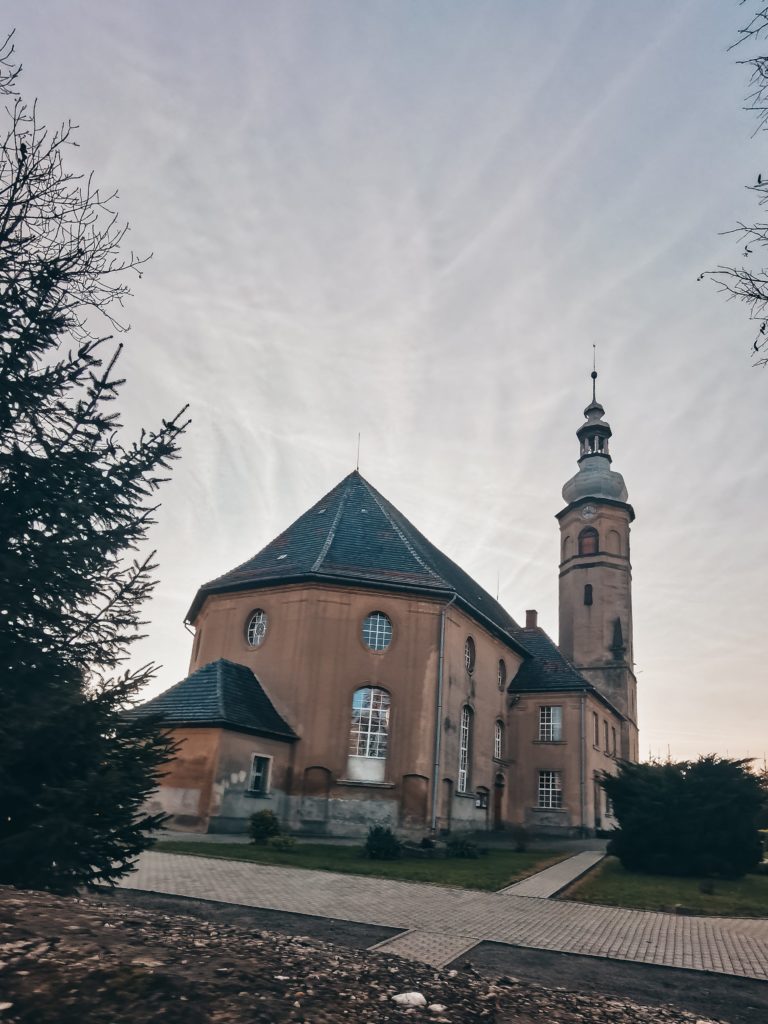 Biedrzychowice kościół