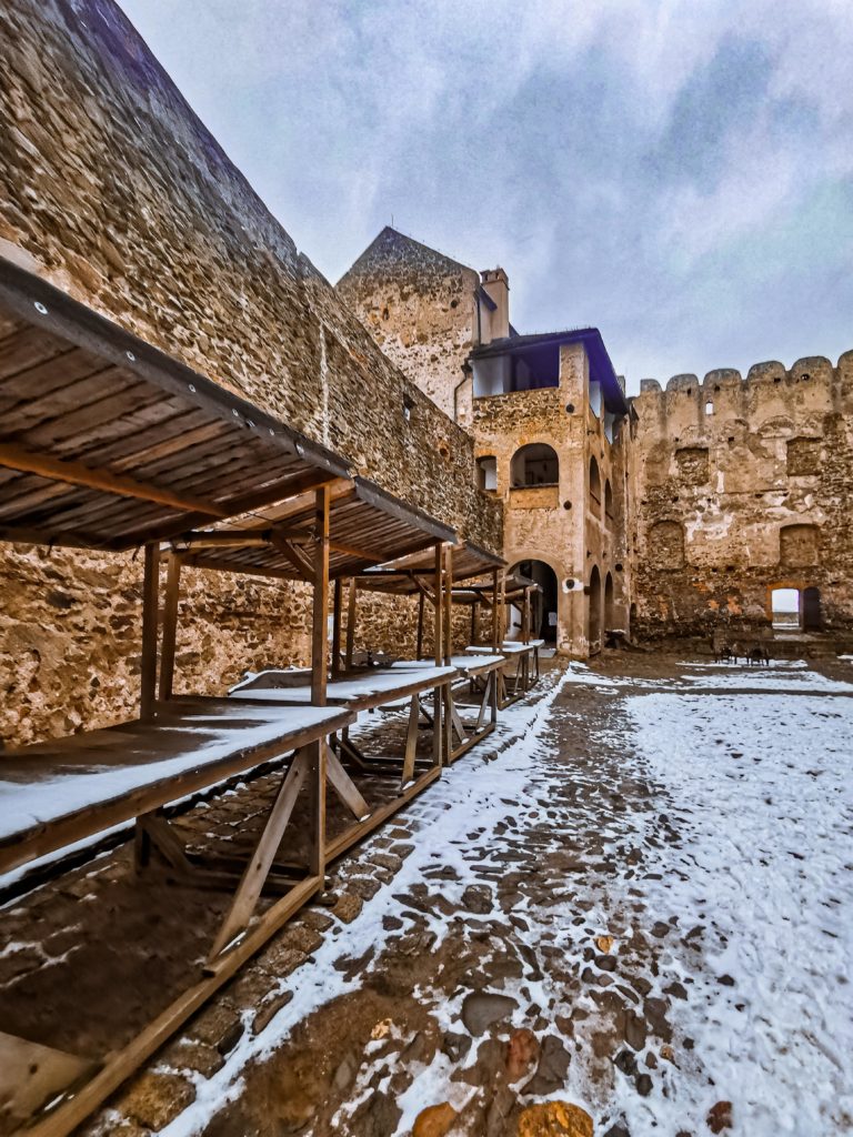 Dziedziniec zamku Bolków