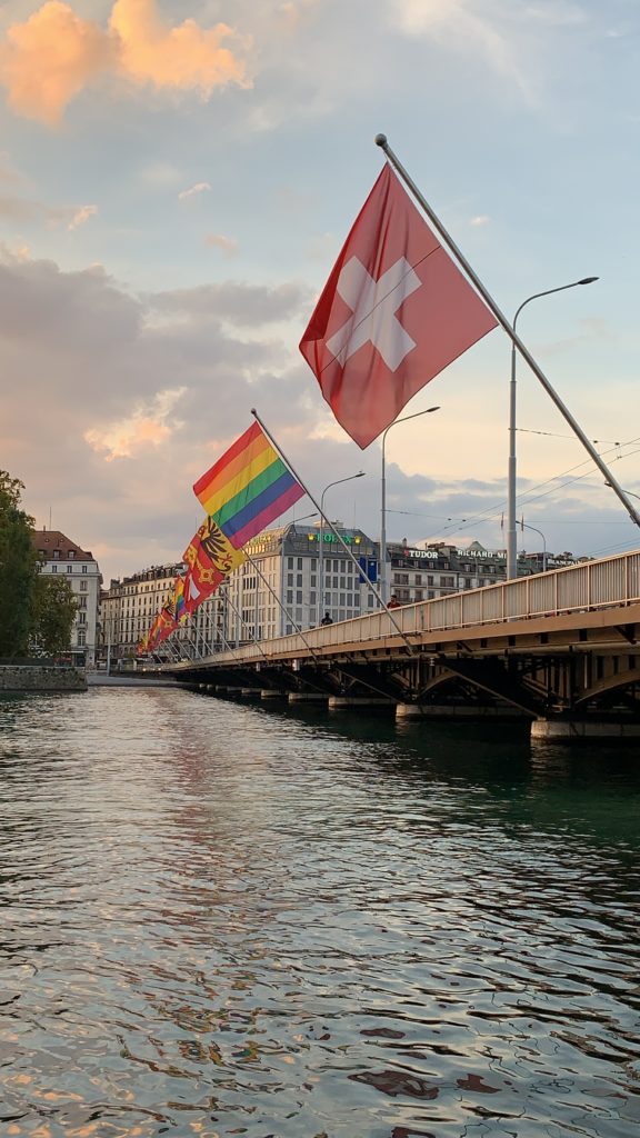 Jezioro Genewskie i flagi LGBT+