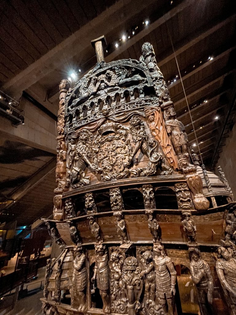 Bogato zdobiona rufa statku Vasa