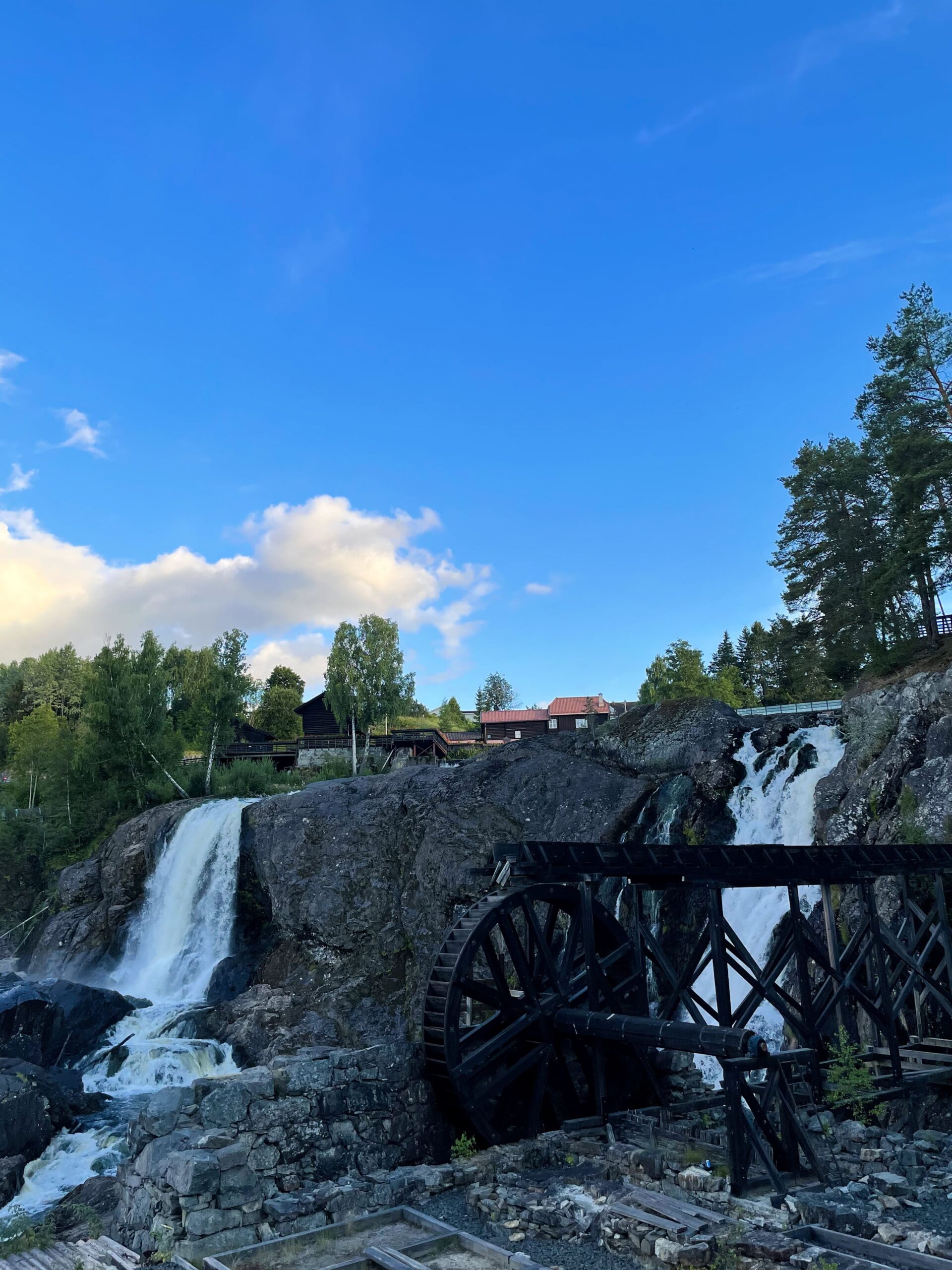 Atrakcje w pobliżu Oslo wodospad Haugfossen